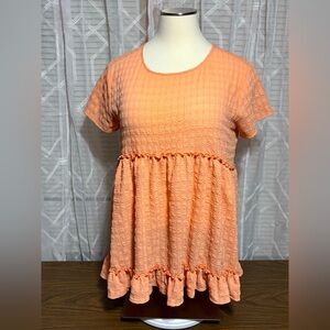 r2 ladies 1 XL Peach textured Ruffle Hem baby doll style Top 32” L 24” p2p